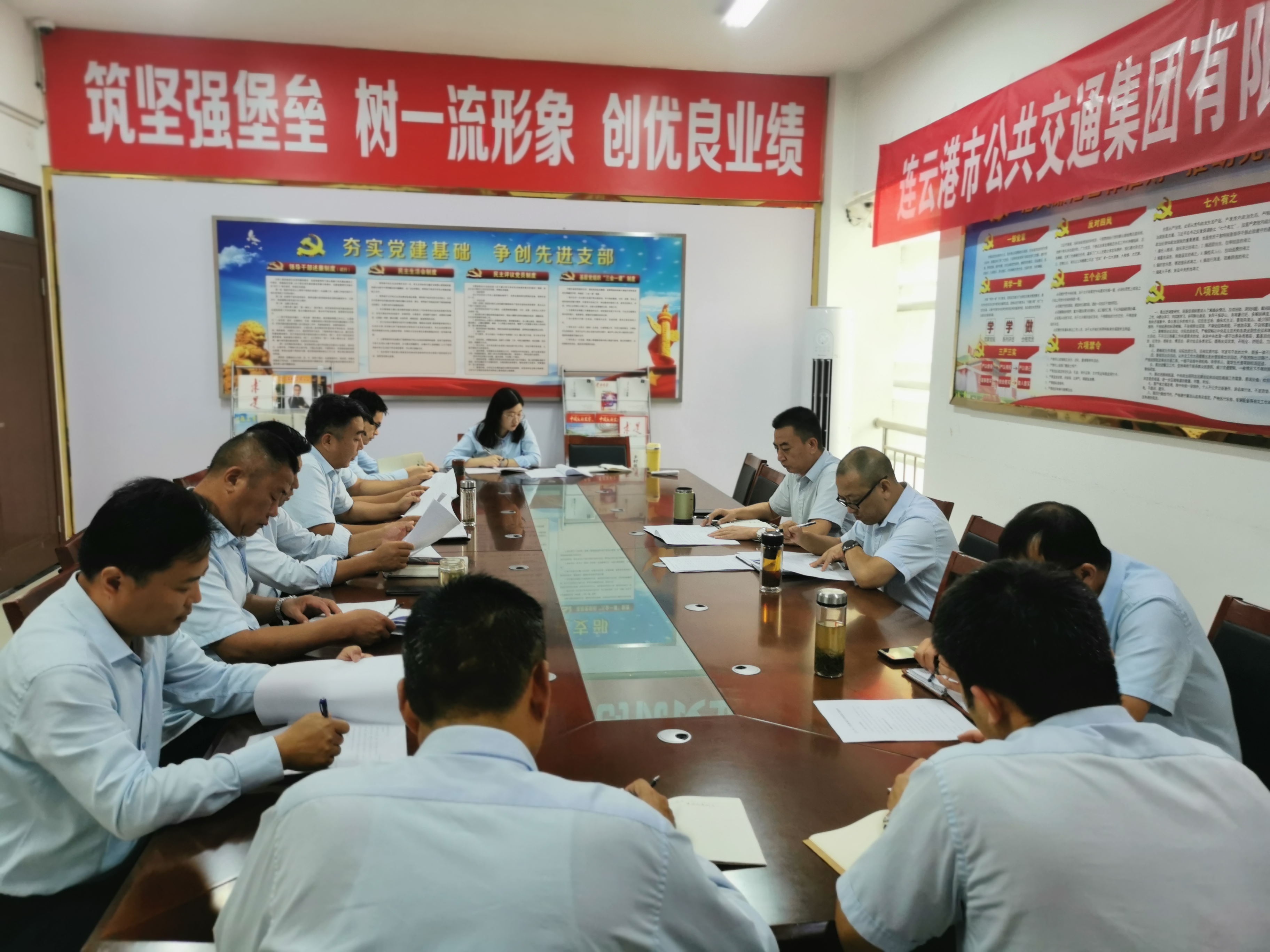 绷紧每根弦，守牢每条线，机务管理不松懈