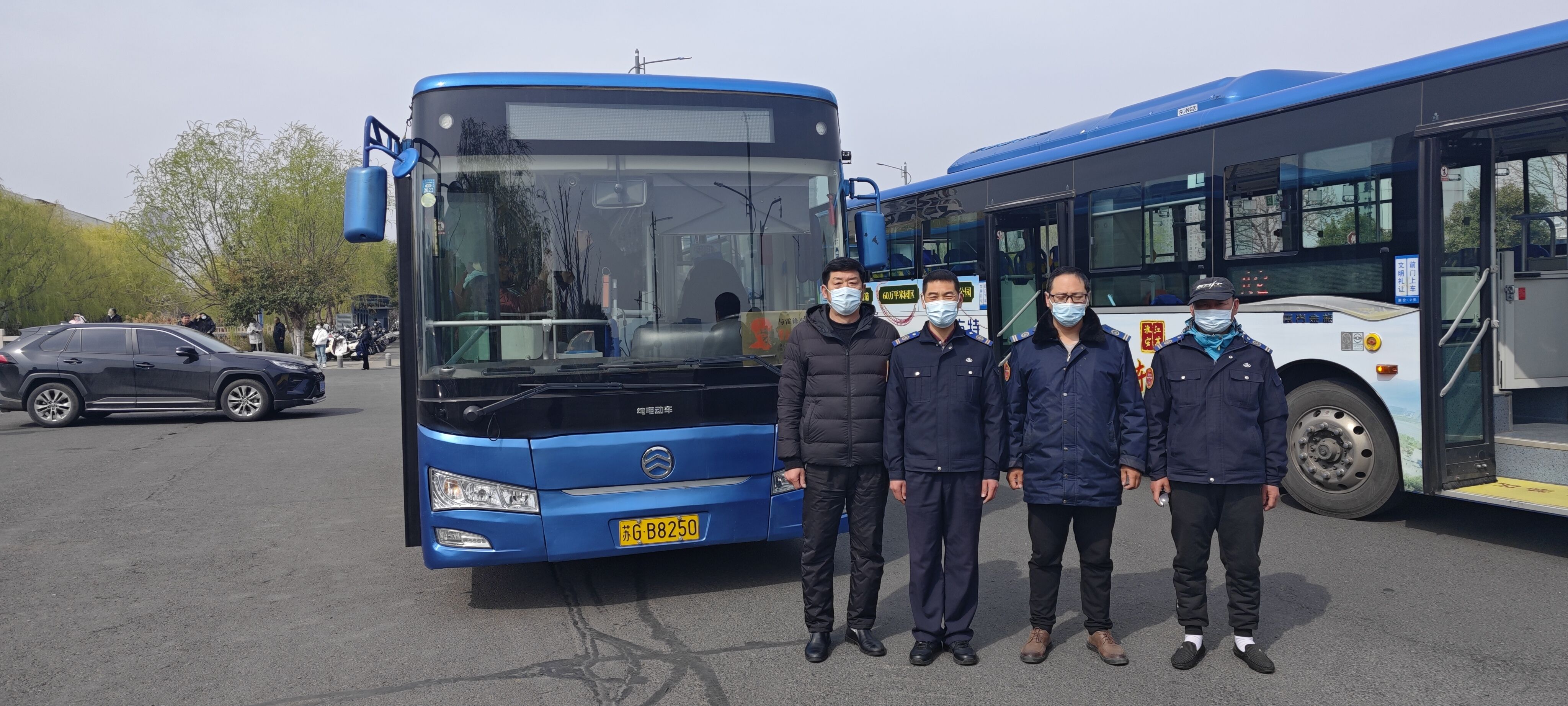 定制公交进校园 学生出行有保障