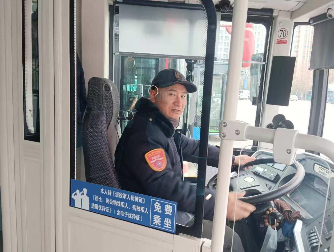 暖心服务的“摆渡人”
