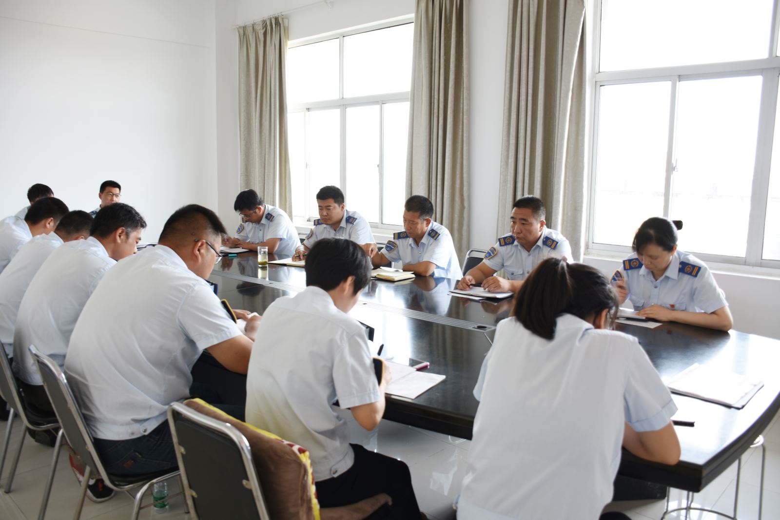 公交集团东部公司召开学习市委十二届六次全会精神专题会议