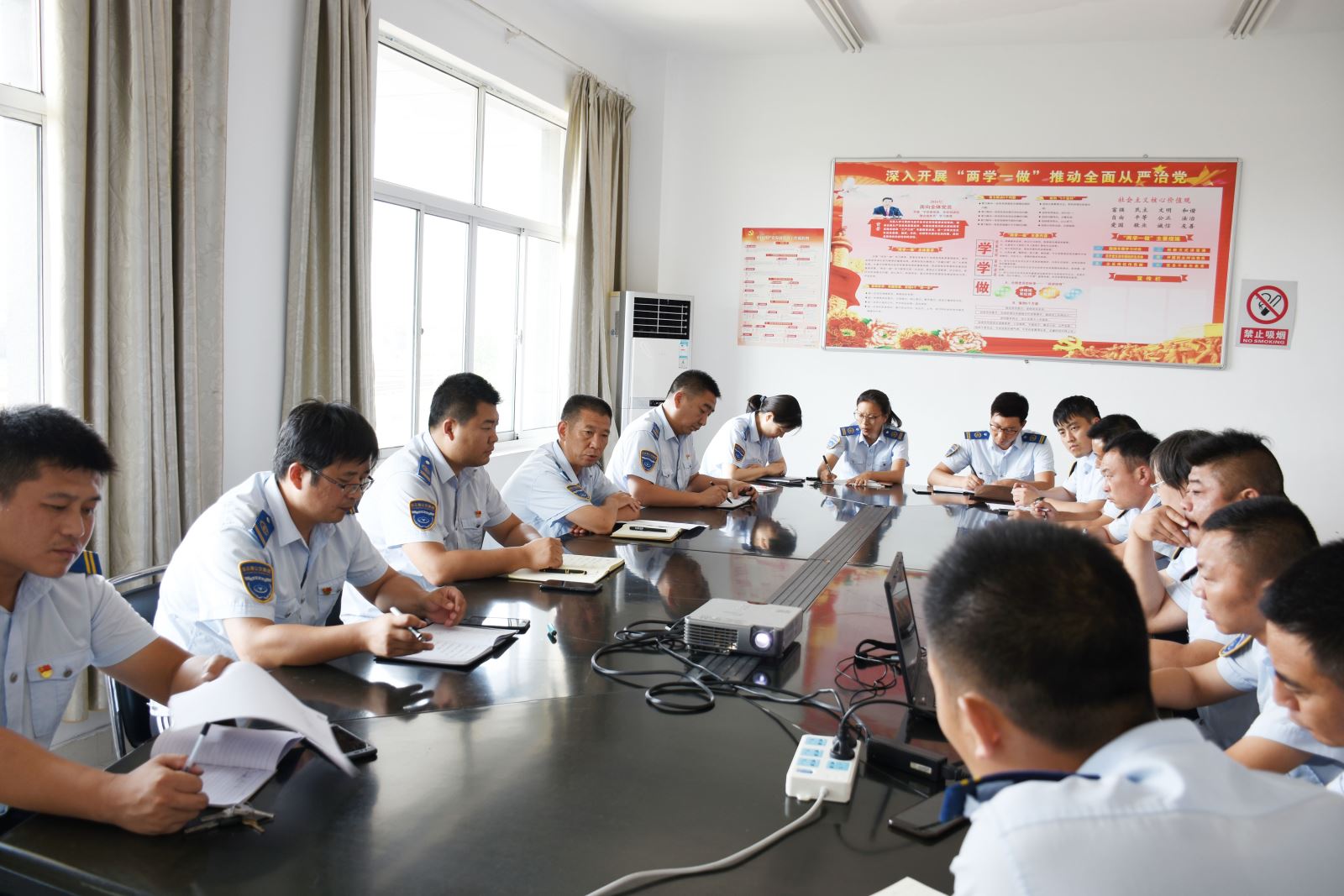 公交集团东部公司召开解放思想大讨论活动动员会