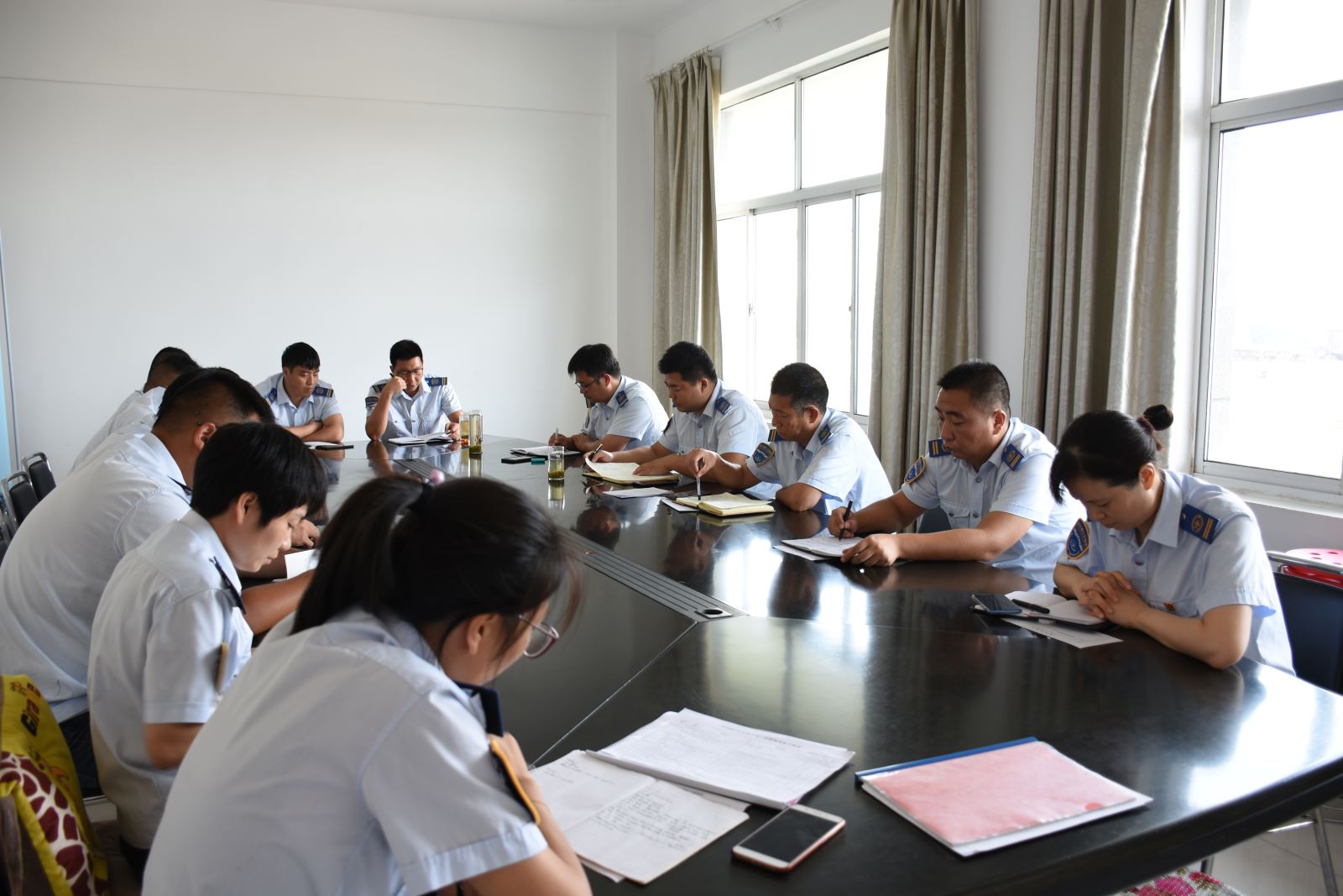 公交集团东部公司召开解放思想大讨论专题学习会