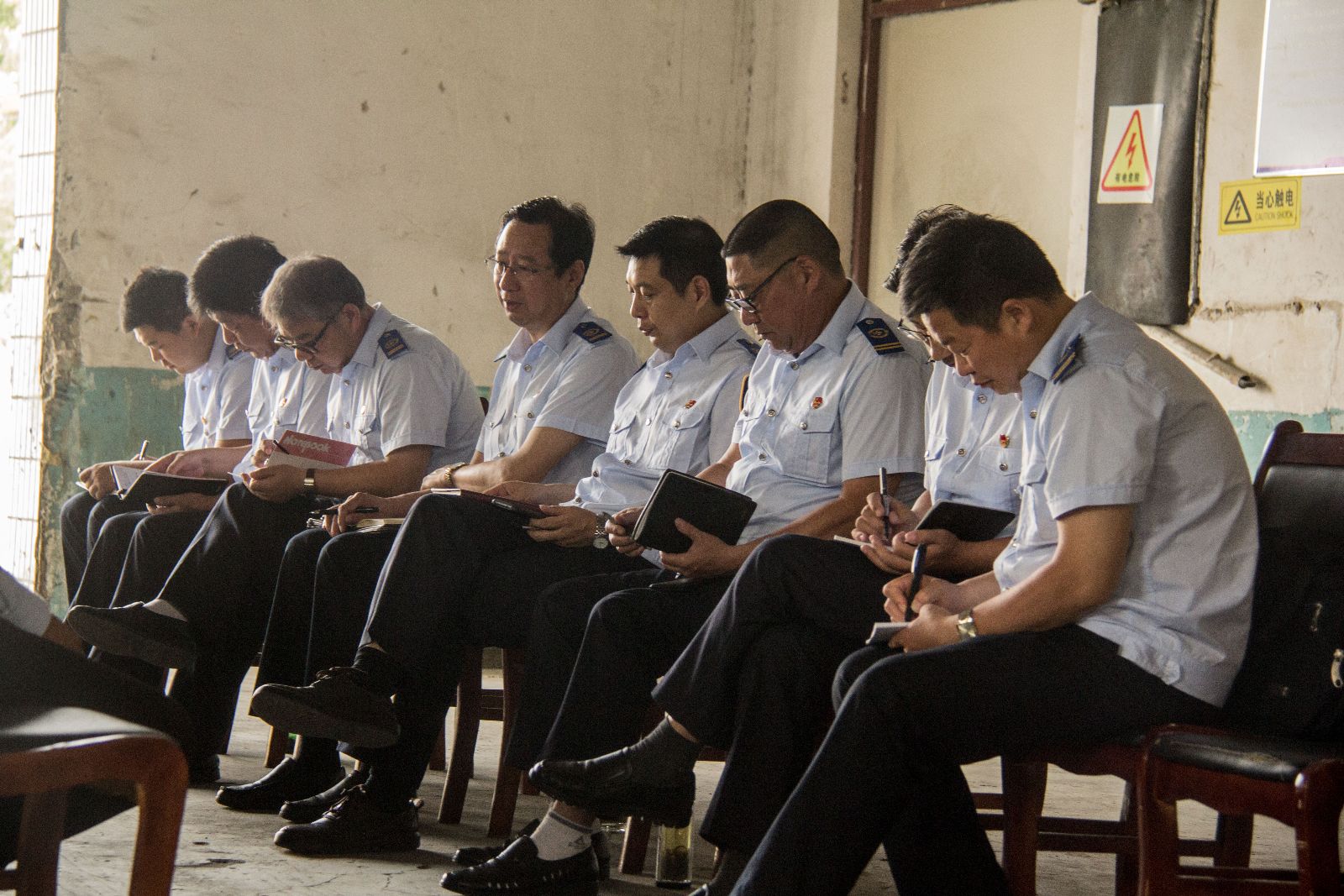 公交集团党委深入开展下基层征求意见活动