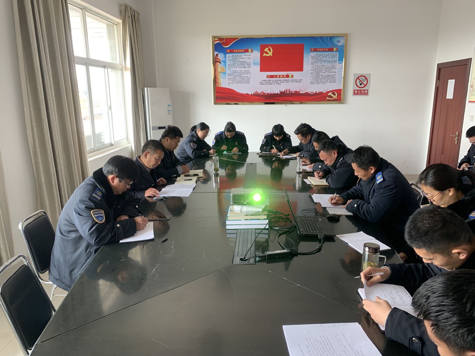 公交集团公交事业二部召开党风廉政工作专题会