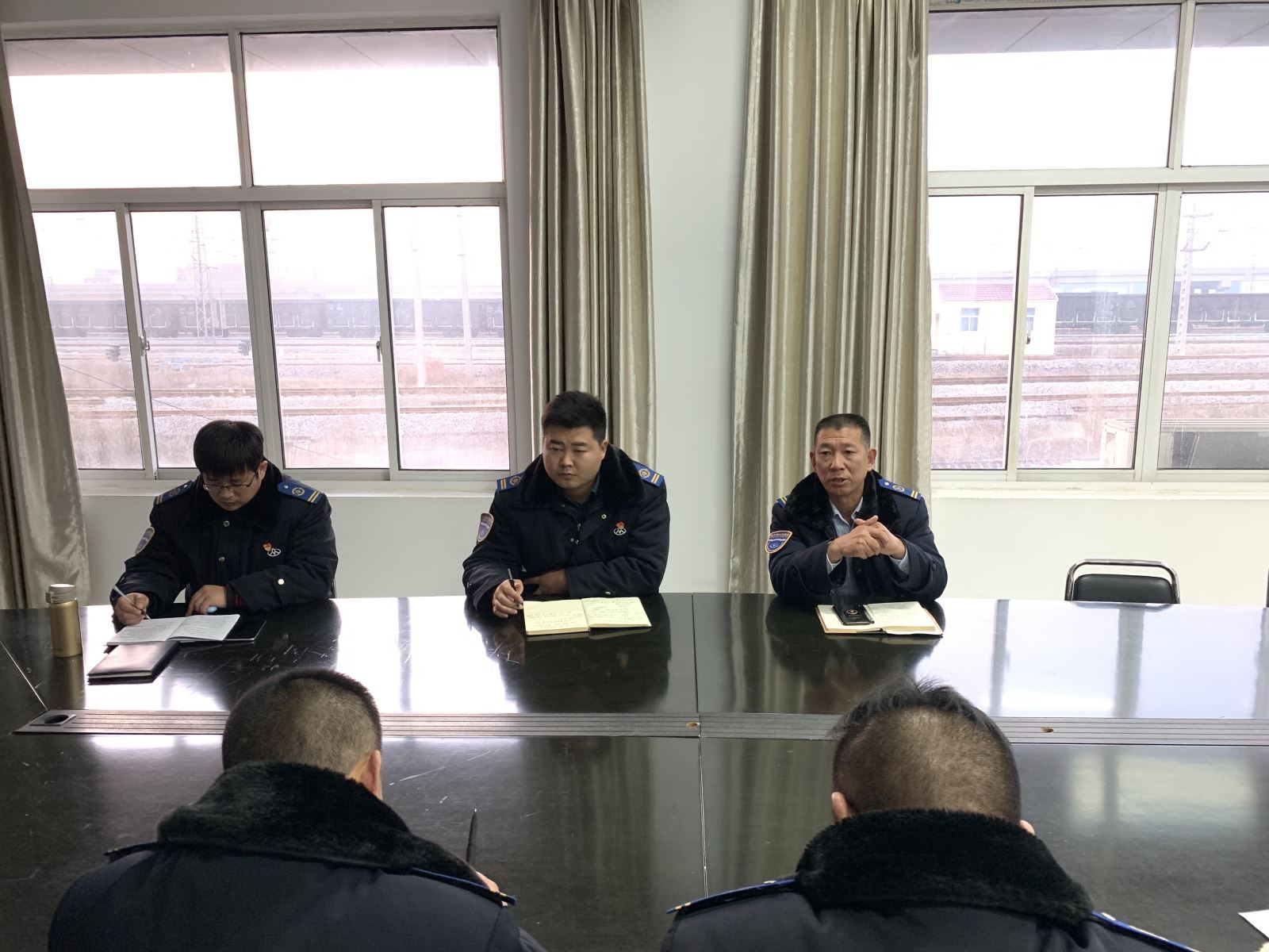 公交集团公交事业二部召开纪律作风专题会议