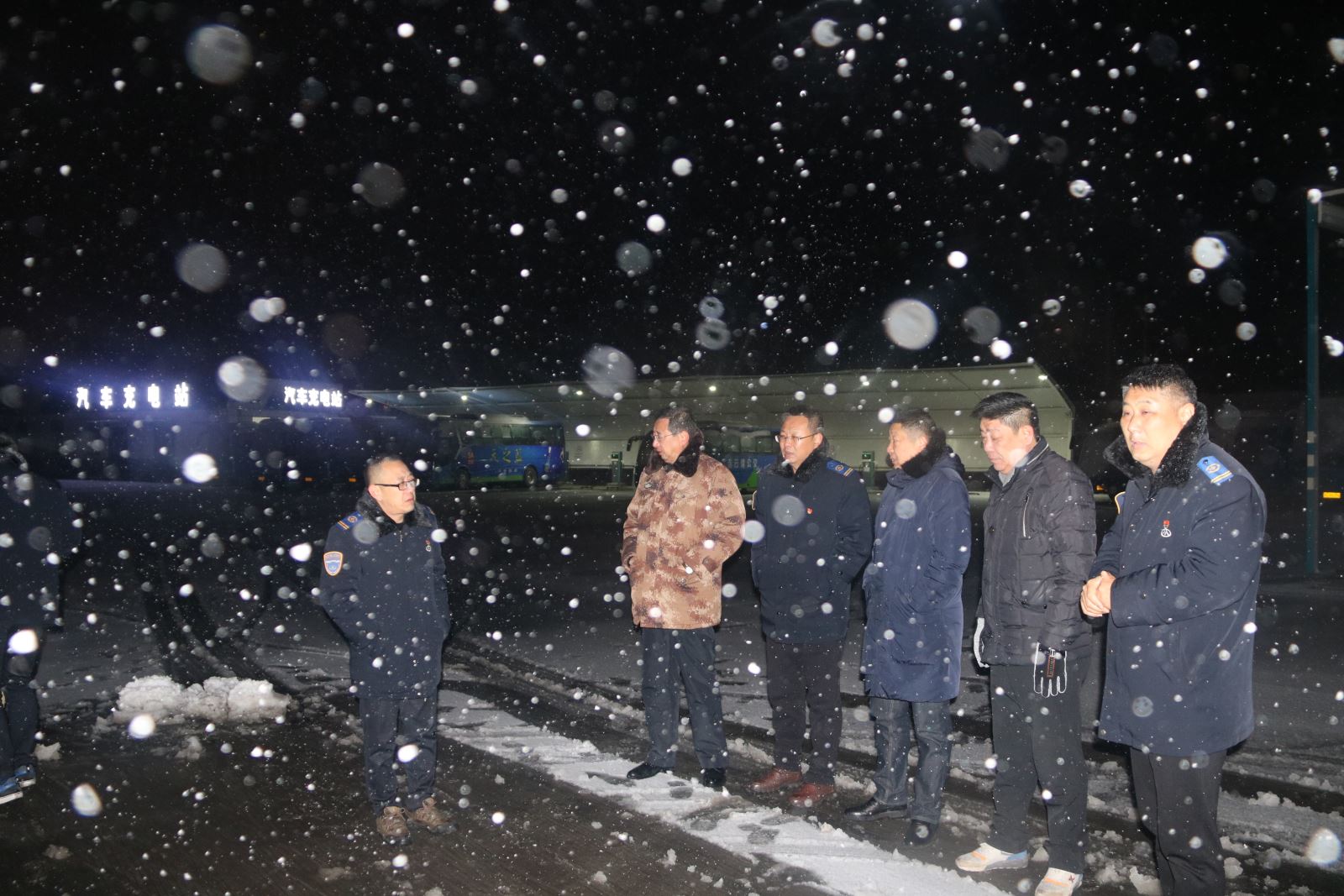 公交集团全力做好雪天应急准备工作 为市民出行保驾护航