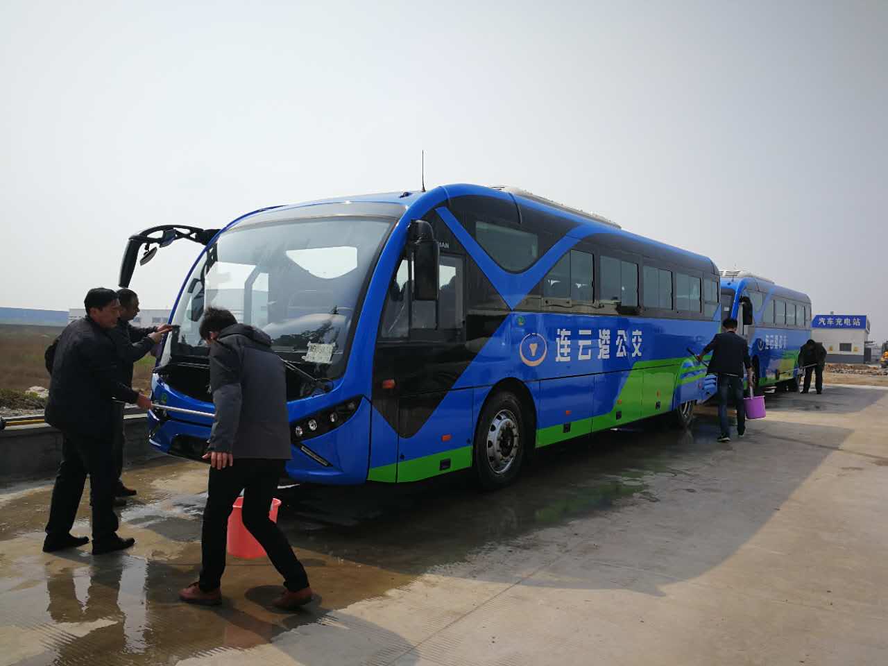 公交佳连公司为创建文明城市添光彩