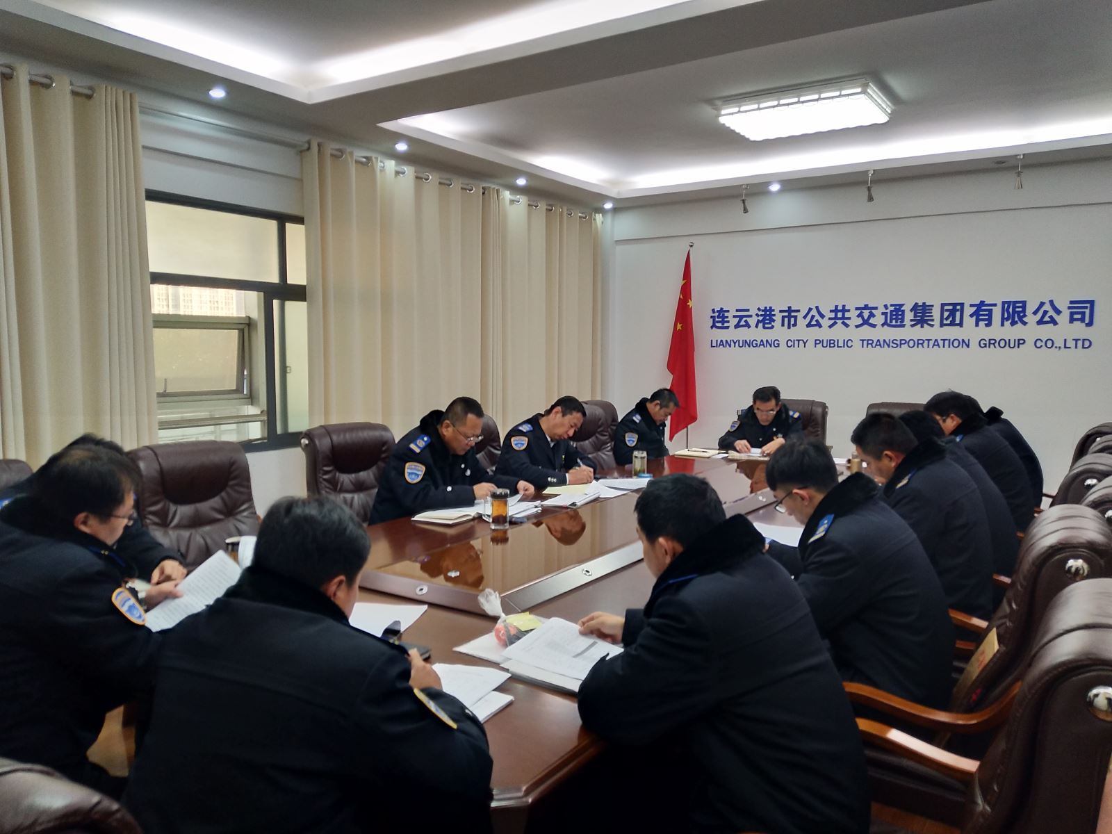 公交集团召开机务工作会议
