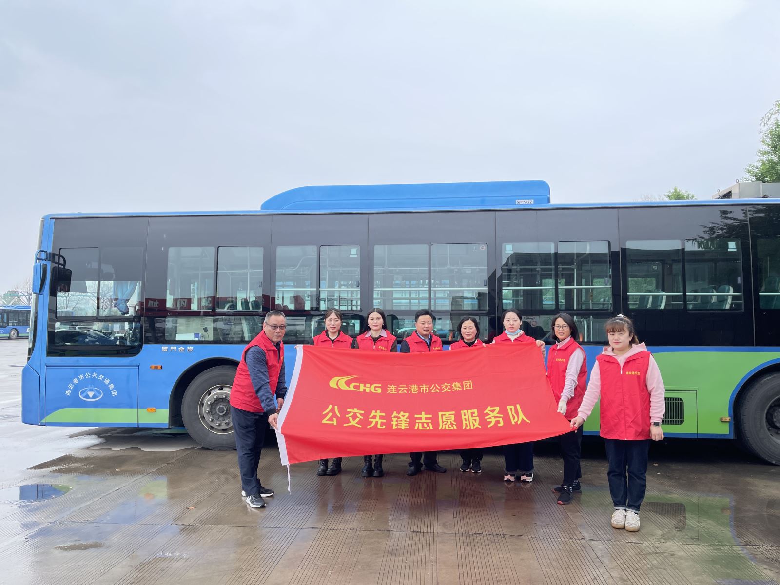 “弘扬劳模精神，立足岗位做贡献” 快速公交事业部开展志愿活动
