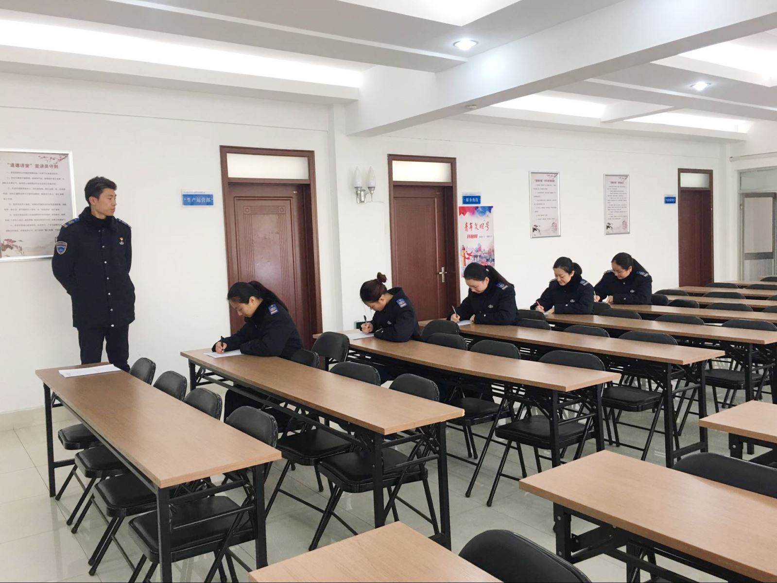 公交集团服务热线开展客服人员业务知识测试工作