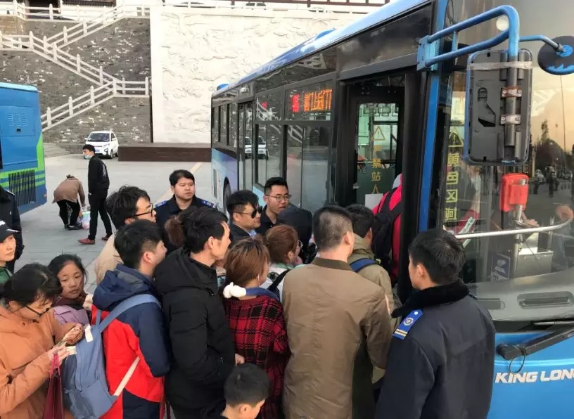 公交集团圆满完成2018年“清明”小长假交通运输保障工作