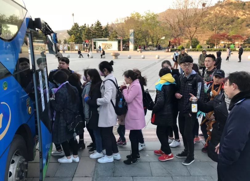加密班次加强管理 公交集团清明节小长假确保乘客平稳出行