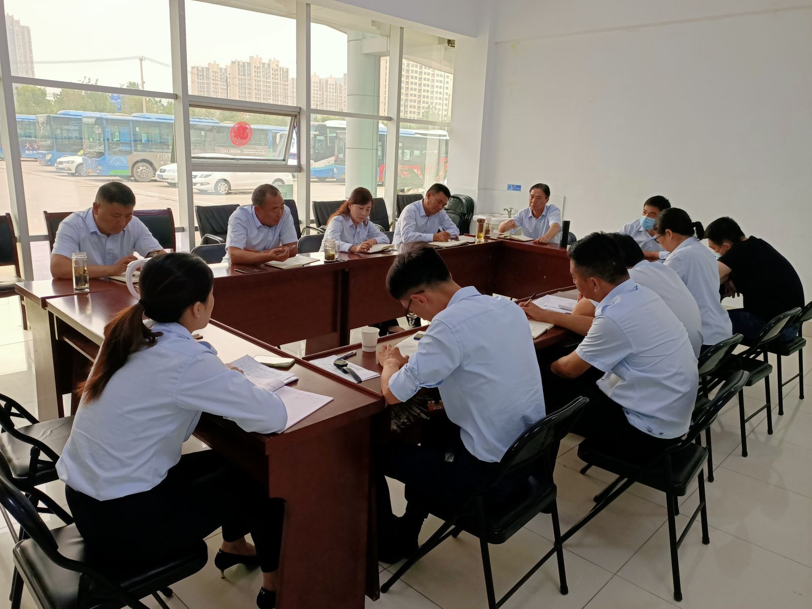 经营发展事业部召开中秋国庆期间作风建设专题会议