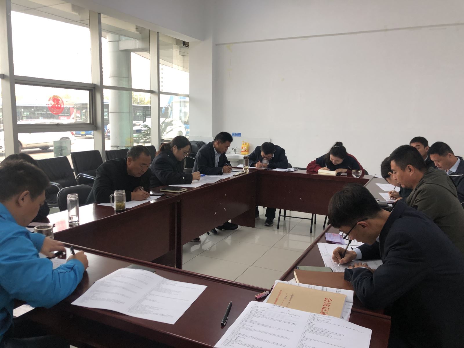 经营发展事业部组织开展党风廉政建设知识测试