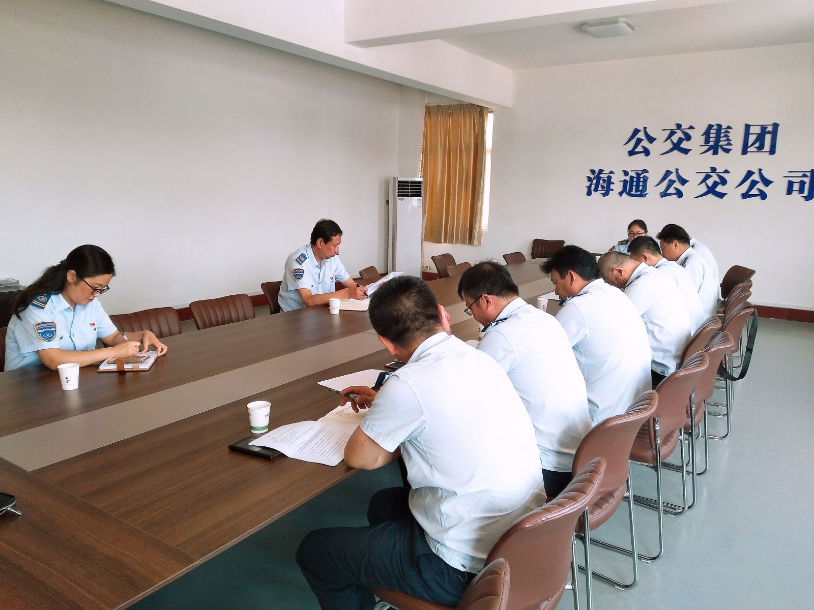 公交集团召开上半年机务工作会议