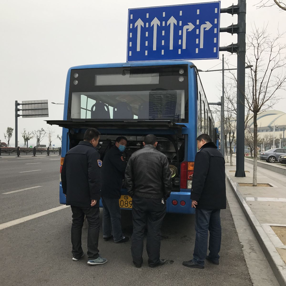 公交东部公司开展清明节前机务专项大检查