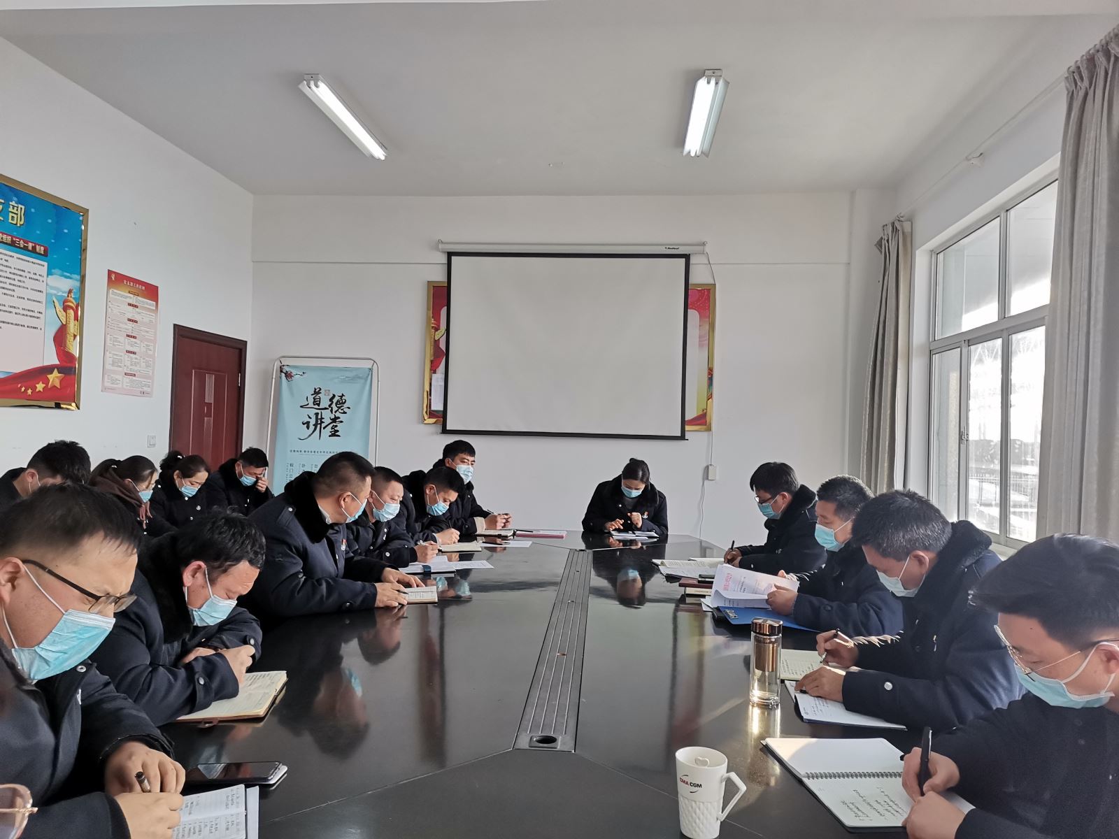 公交集团公交事业二部召开2021年首次党风廉政专题会