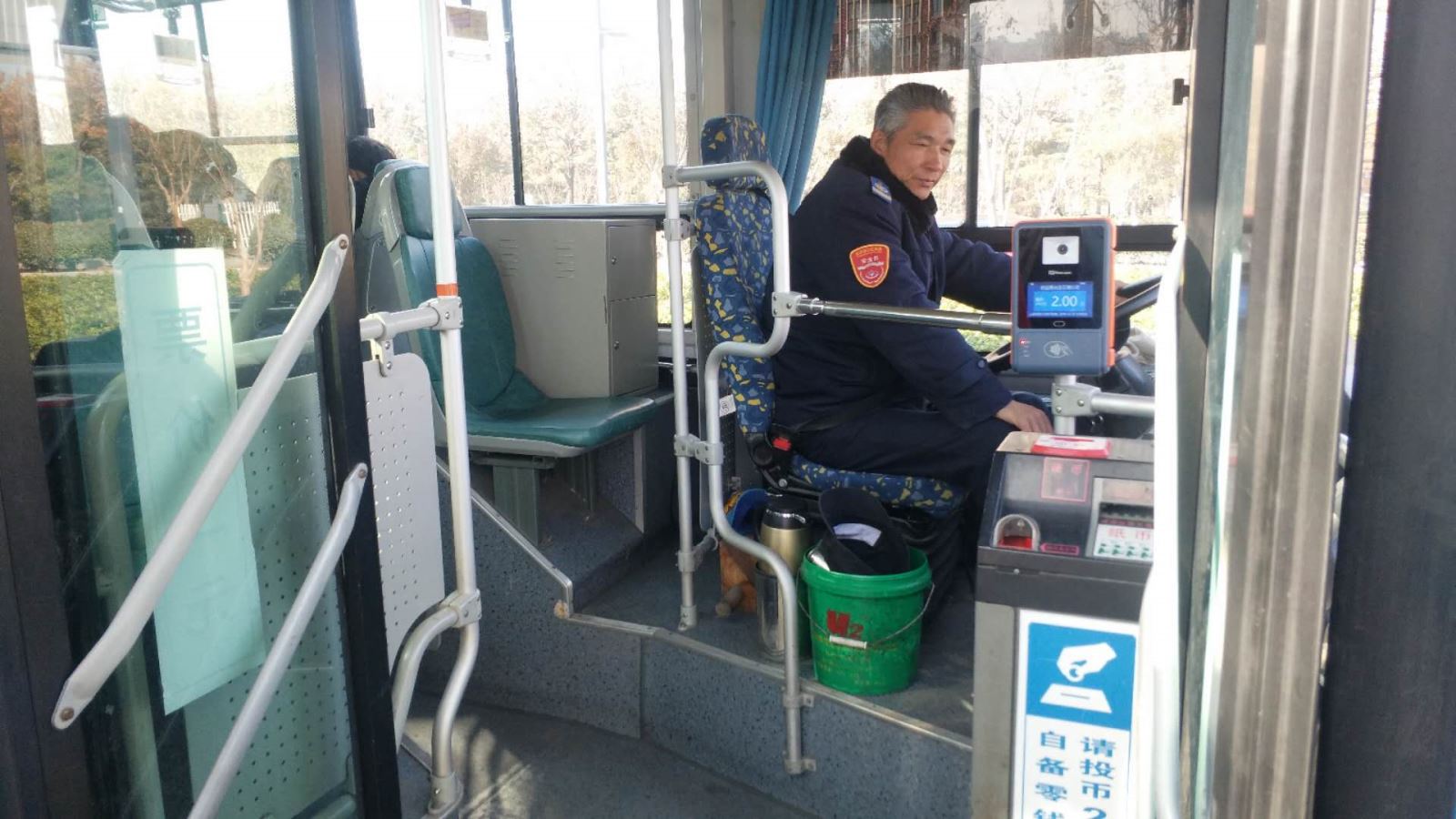 心系乘客 热情服务暖人心