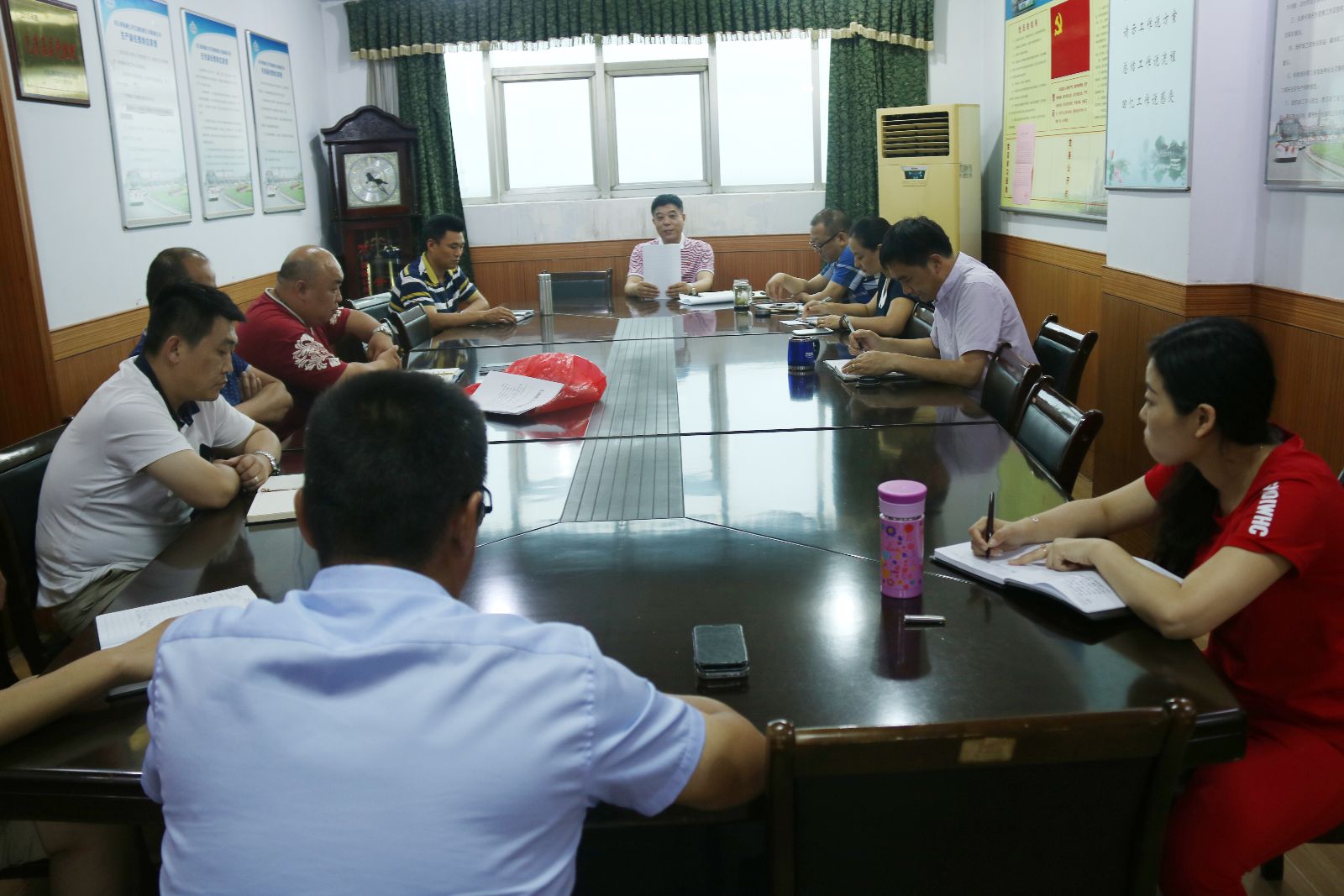 公交新浦公司召开二季度绩效考核存在问题整改会