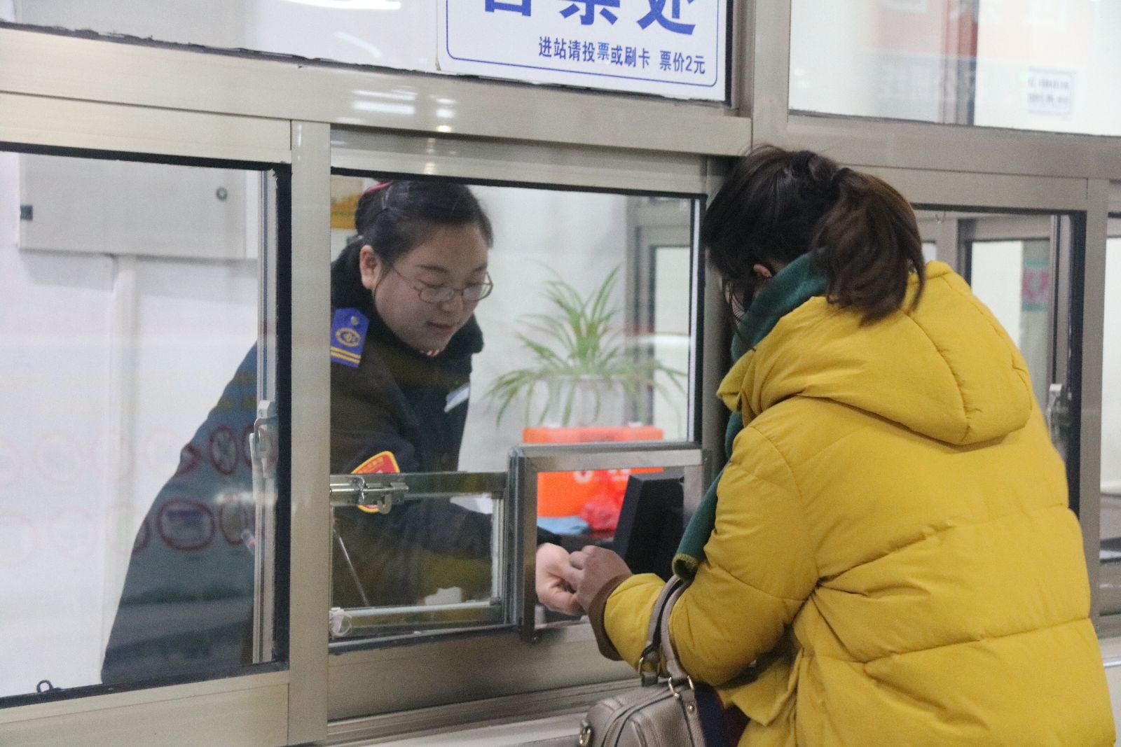 文明新风拂港城