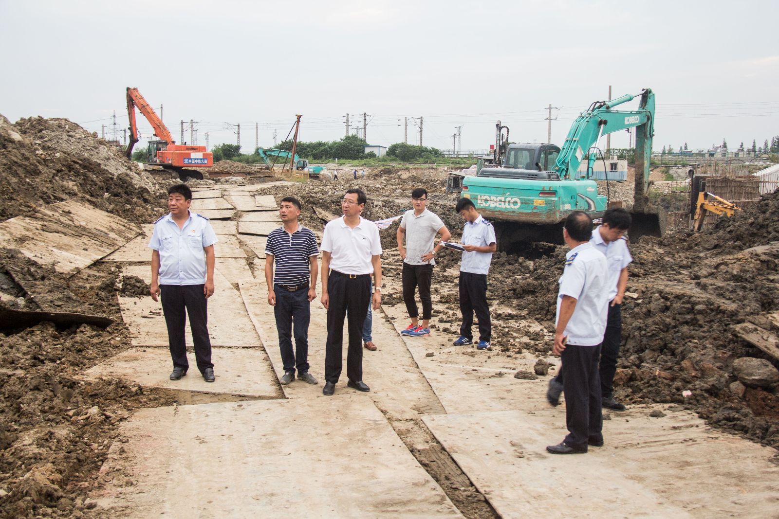 公交集团调研场站建设工作