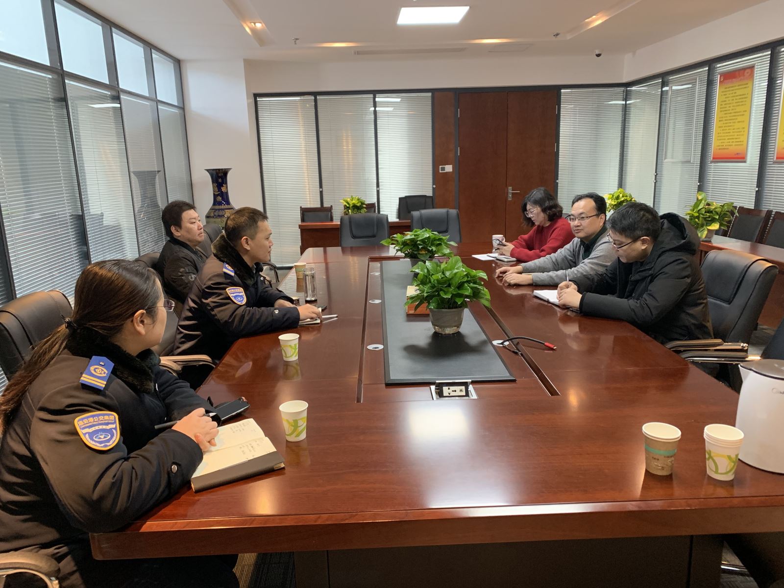 公交集团与连云港市智慧城市公司联合召开研讨会