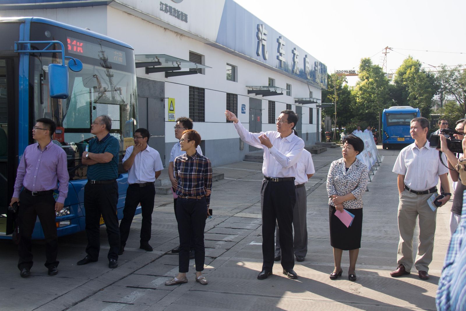 连云港市人大常委会副主任于丽华一行 视察城市公交发展情况