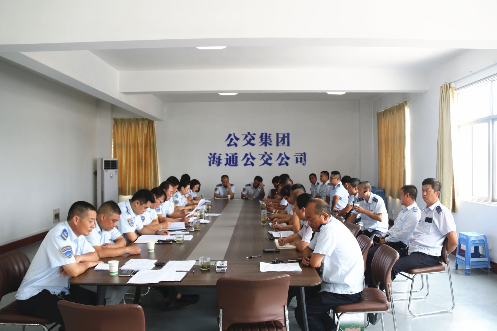 公交集团海通公交公司党支部开展解放思想大讨论活动