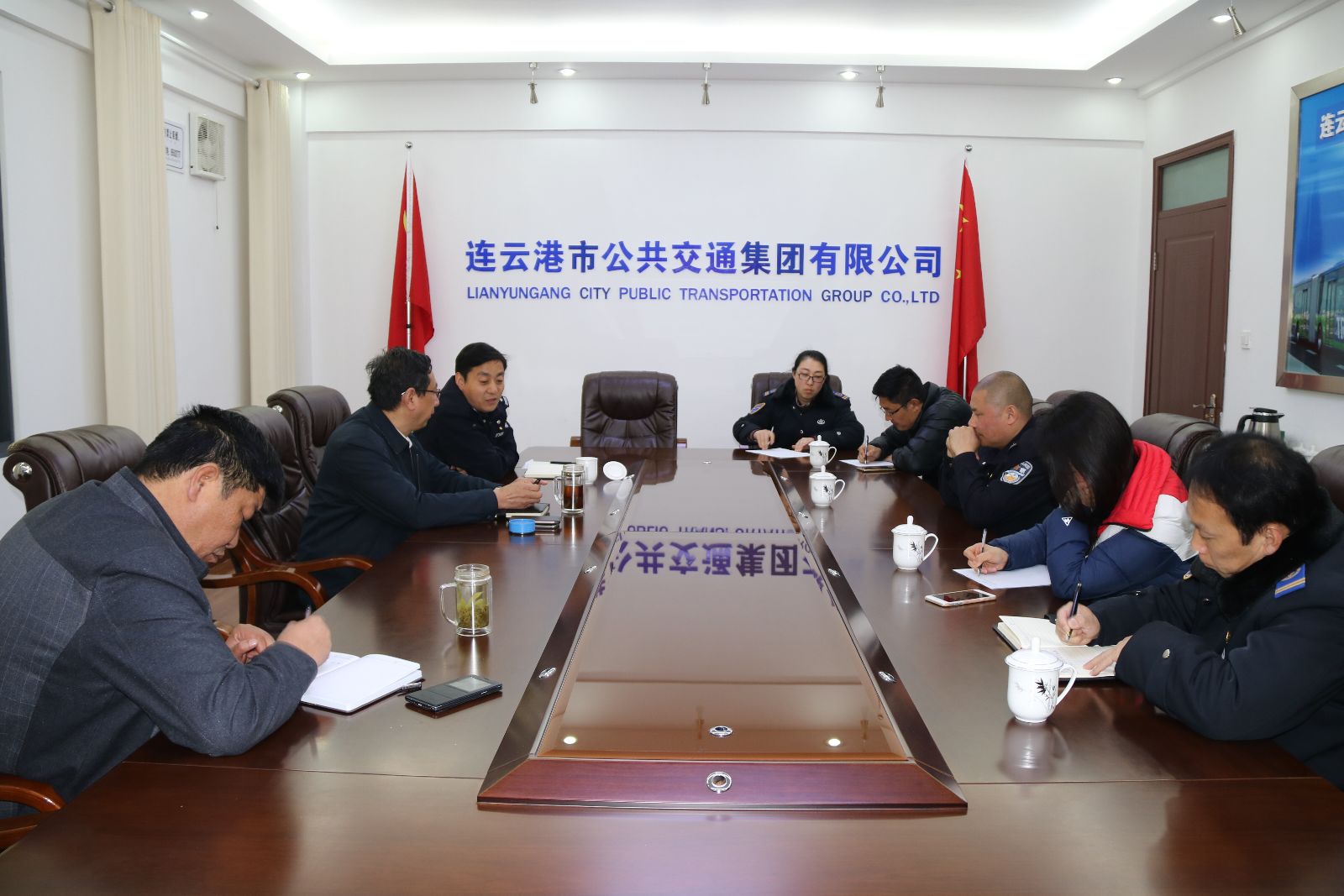 市公安公交分局领导到公交调研防恐安保工作