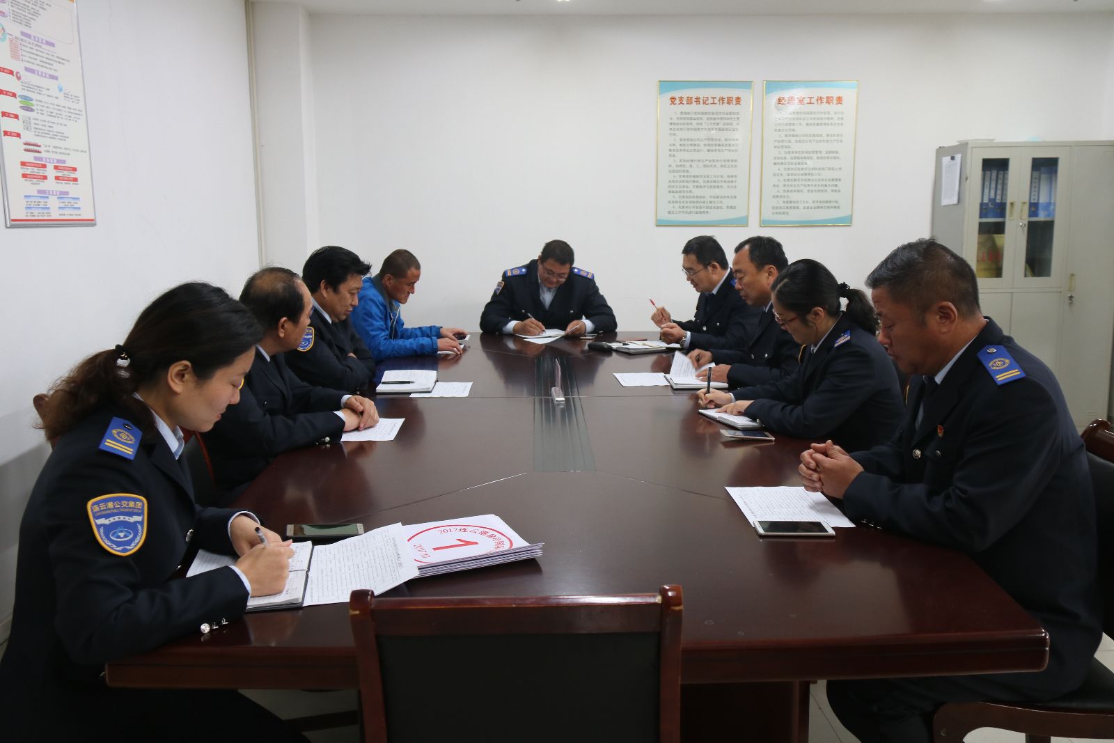 公交海州公司召开徐圩马拉松定制公交车辆部署会议