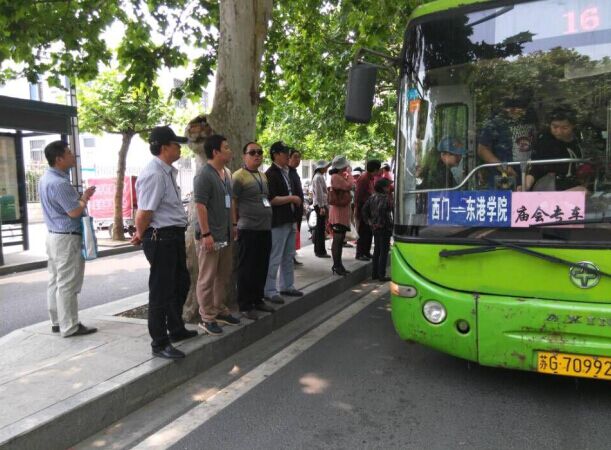 海州公司做好“白虎山庙会”现场客流疏导工作