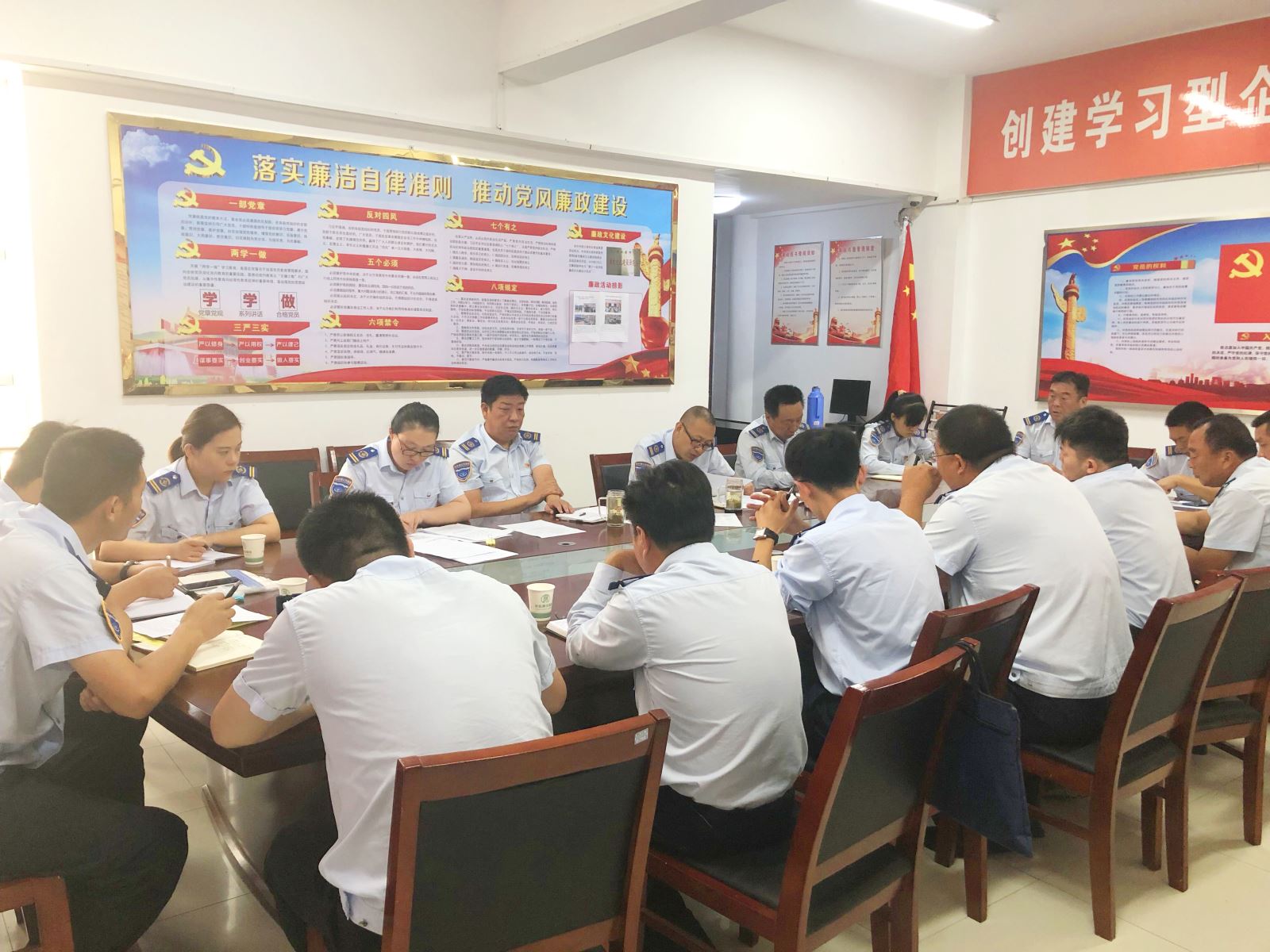 公交集团全力以赴做好国庆节安全运输保障工作
