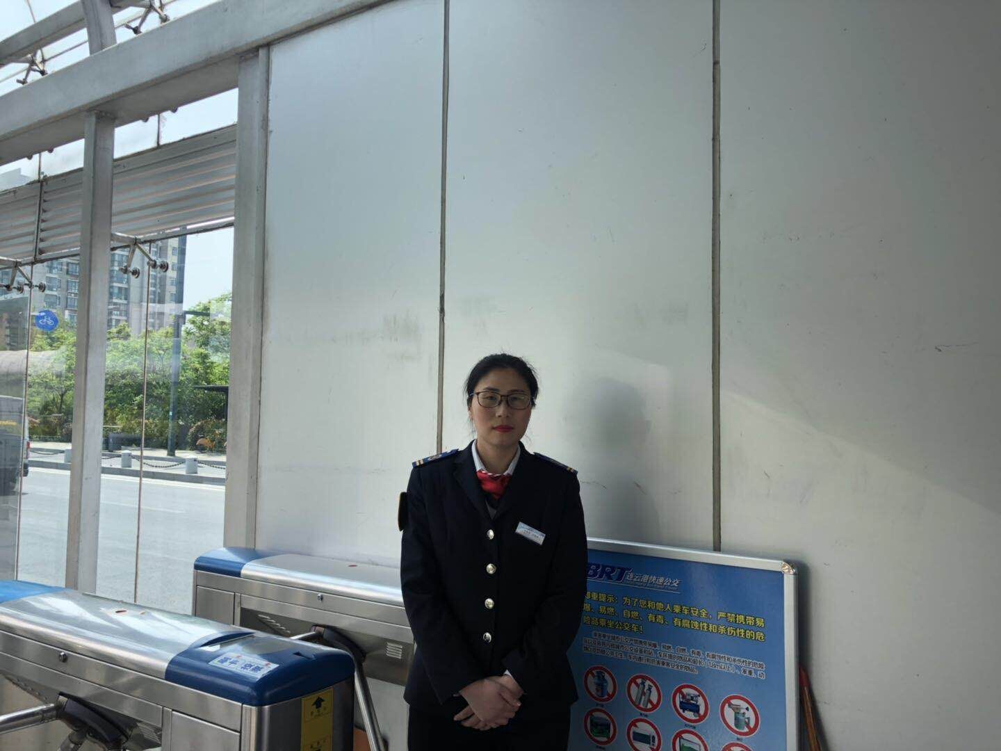 敬业让站务员收获别样人生