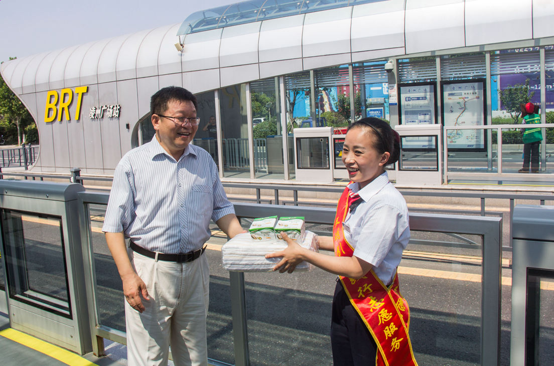 交控集团领导一线“送清凉”