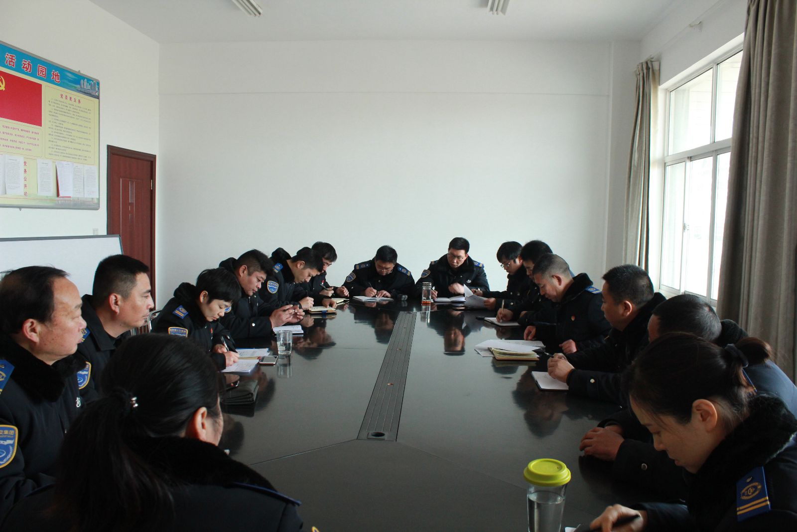 公交集团东部公司召开2018年新年首次办公会