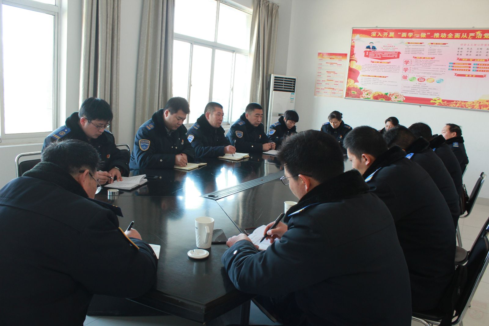 公交集团东部公司召开春节工作部署专题会
