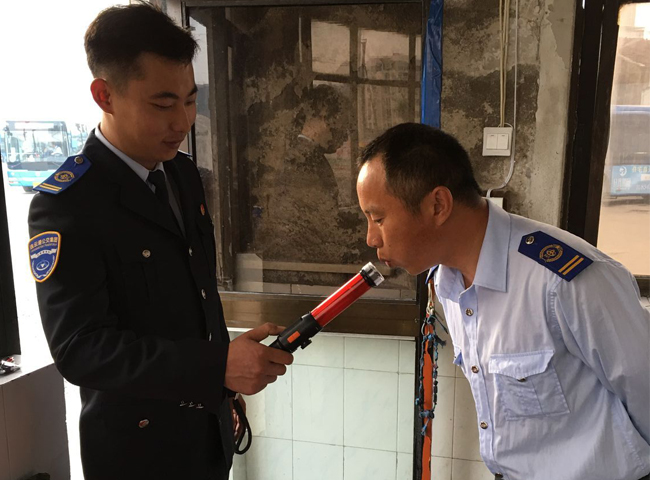 公交新浦公司严把驾驶员酒驾关