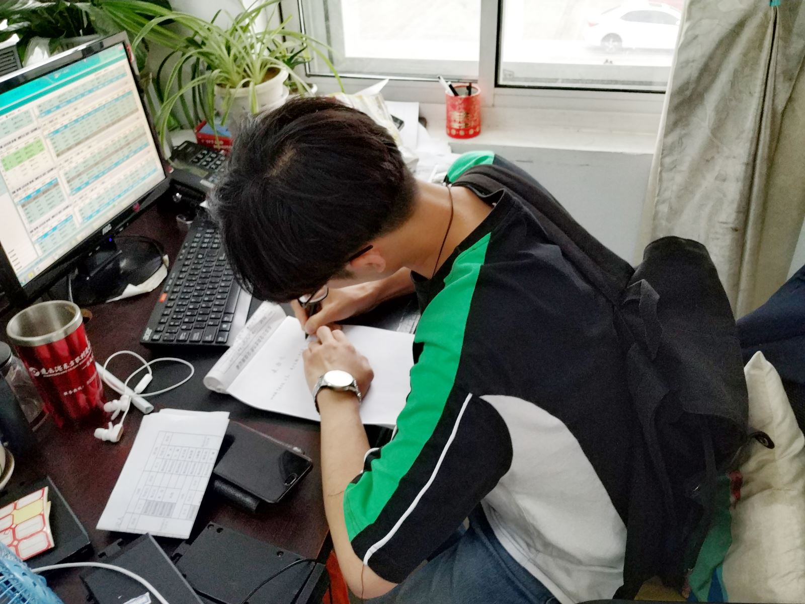 公交集团东部公司游3路驾驶员金立功及时归还乘客丢失的钱包受表扬