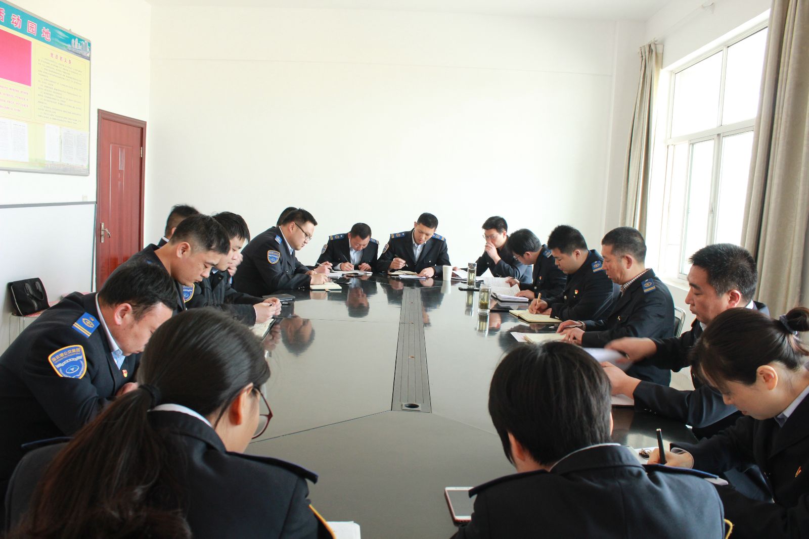 公交集团东部公司召开清明节期间工作部署专题会