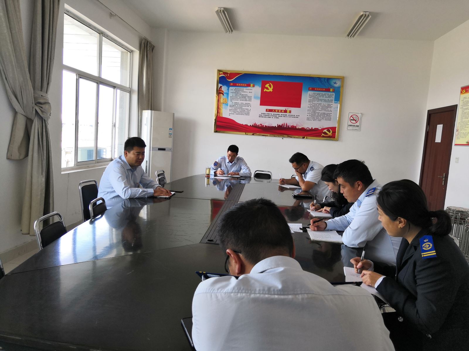 公交集团公交事业二部召开生产运营专题会议