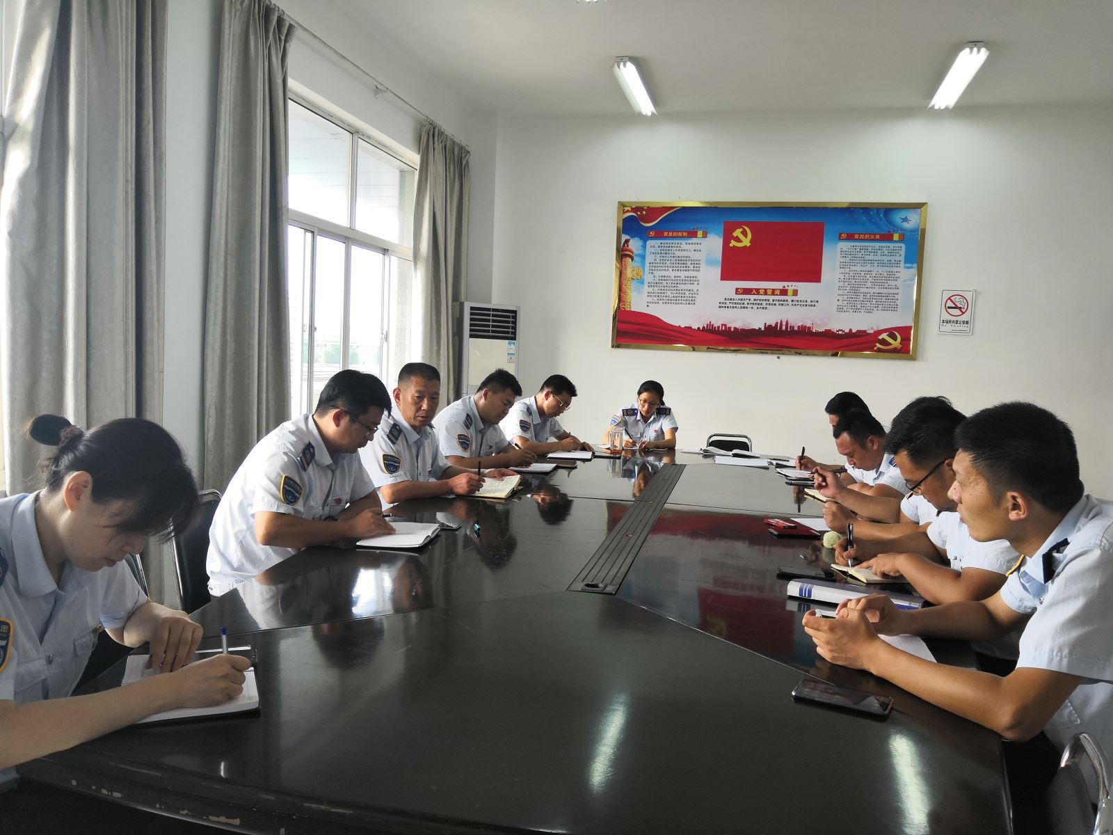 公交集团公交事业二部召开重点工作专题会