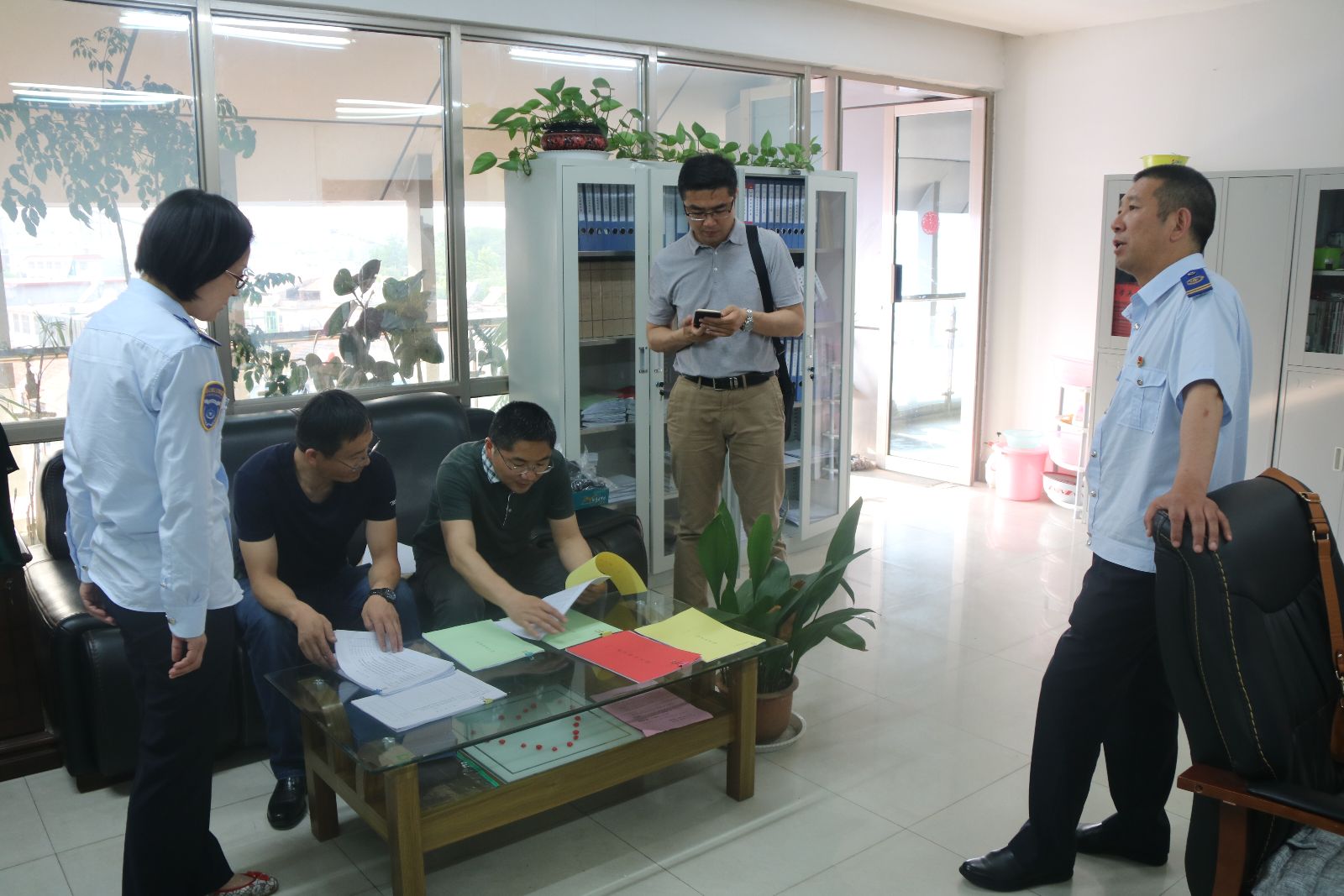 市交通运输局领导到公交快速公司对创建国家文明城市工作进行督查指导