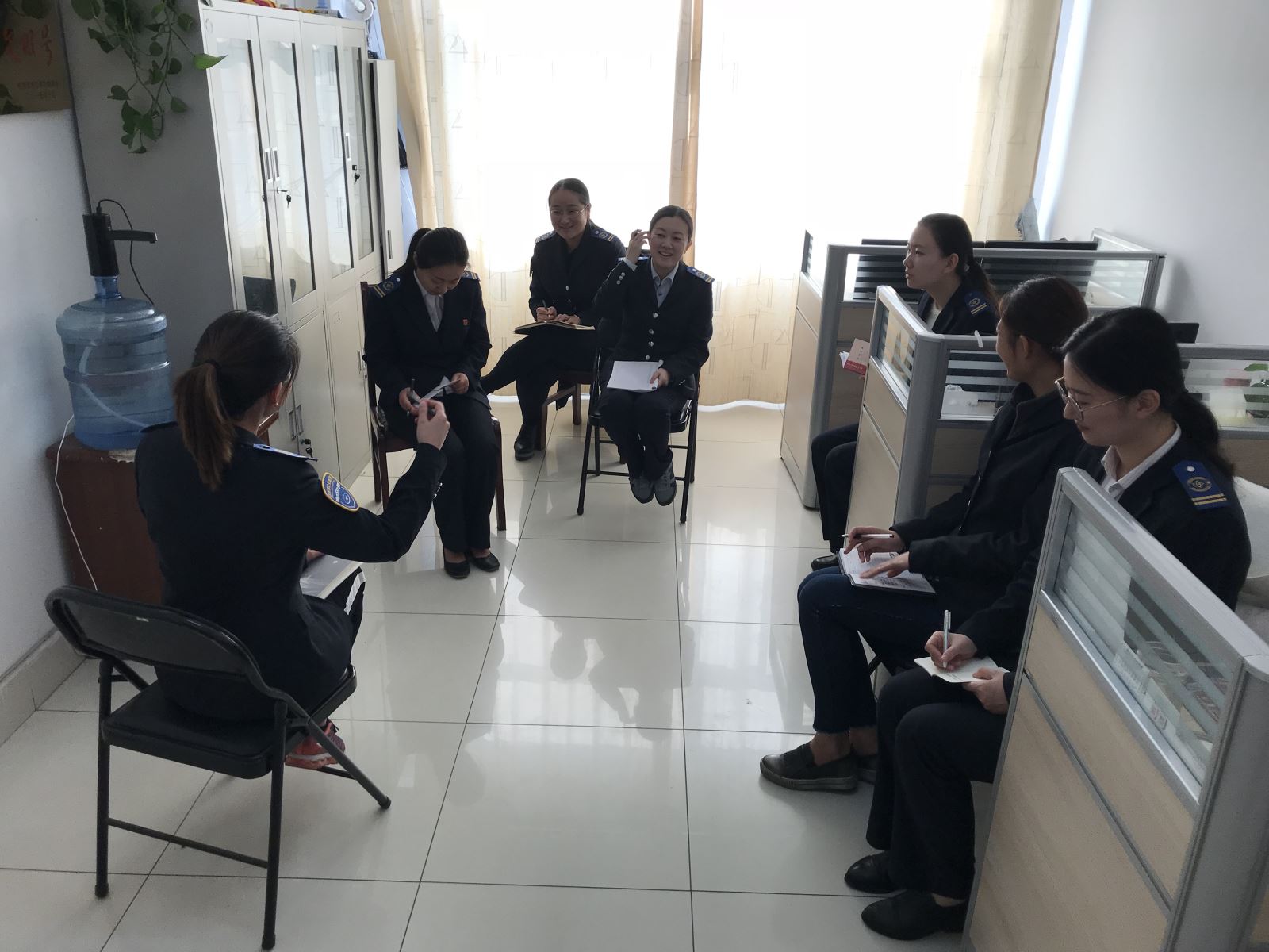 公交集团生产运营部服务热线召开工作会议