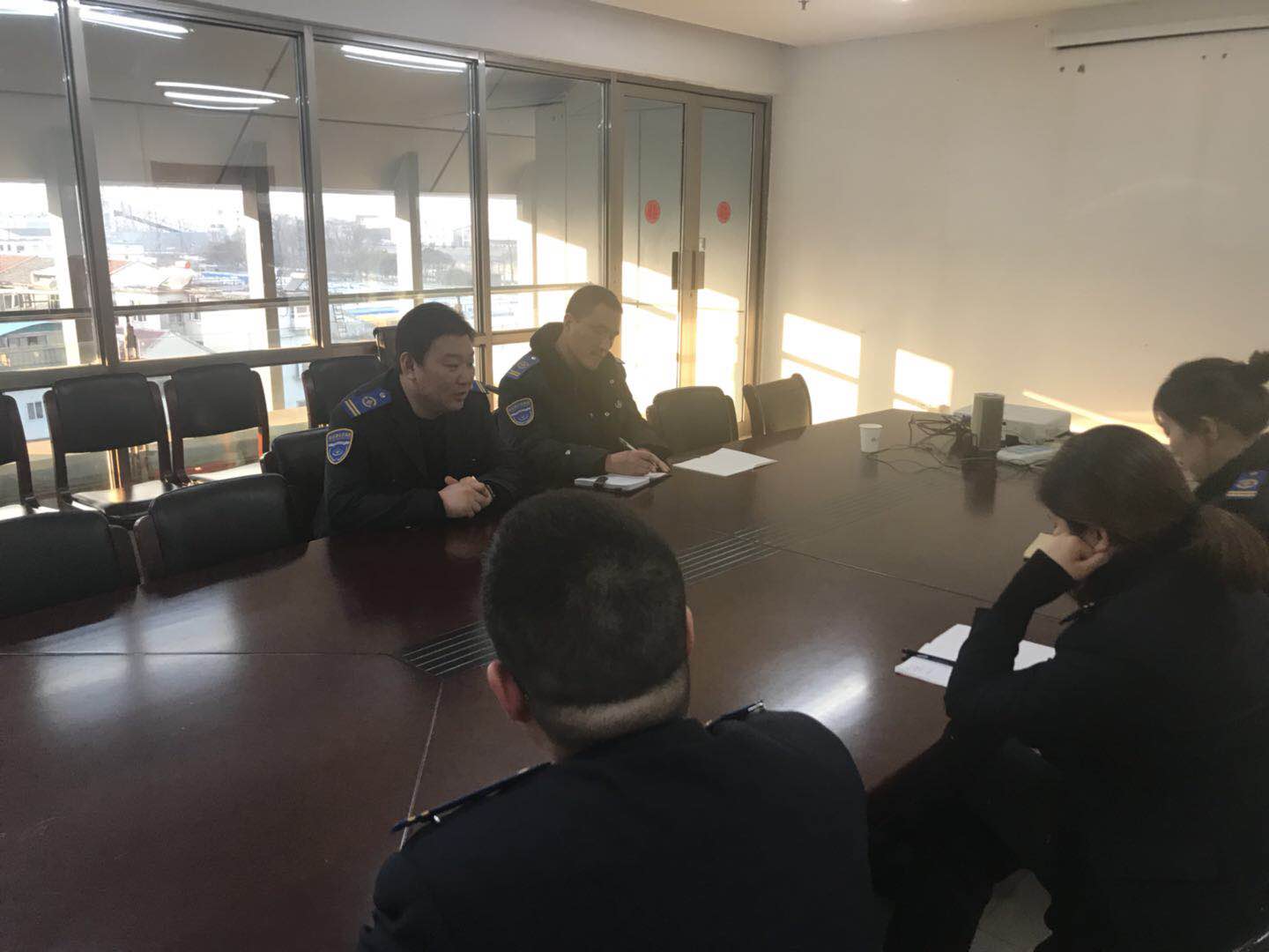 公交集团快速公交公司运营科召开信息中心生产工作会议