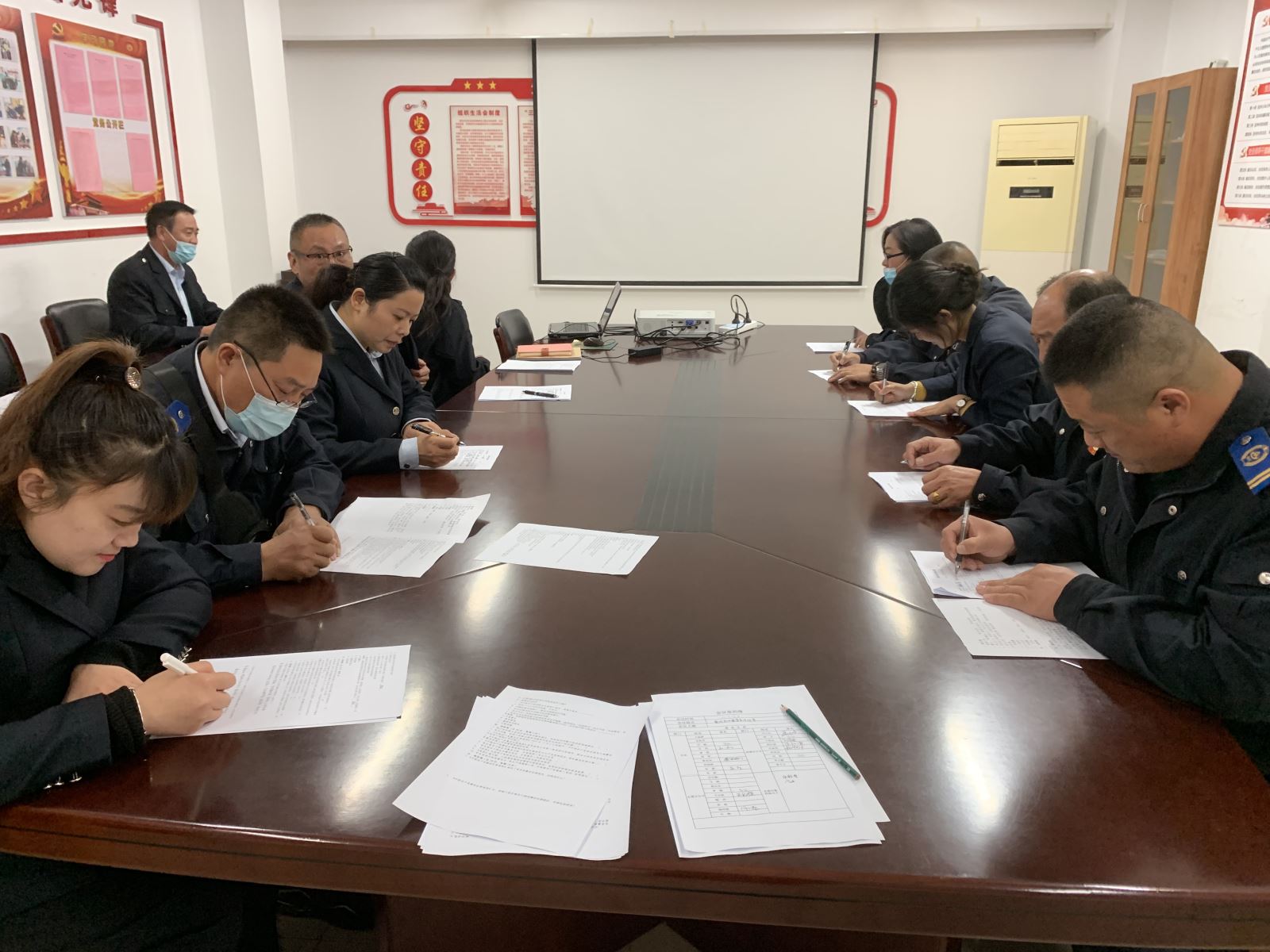 快速公交事业部组织开展廉政知识测试