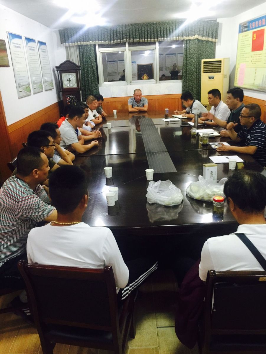 公交新浦公司组织召开品牌线路驾驶员座谈会