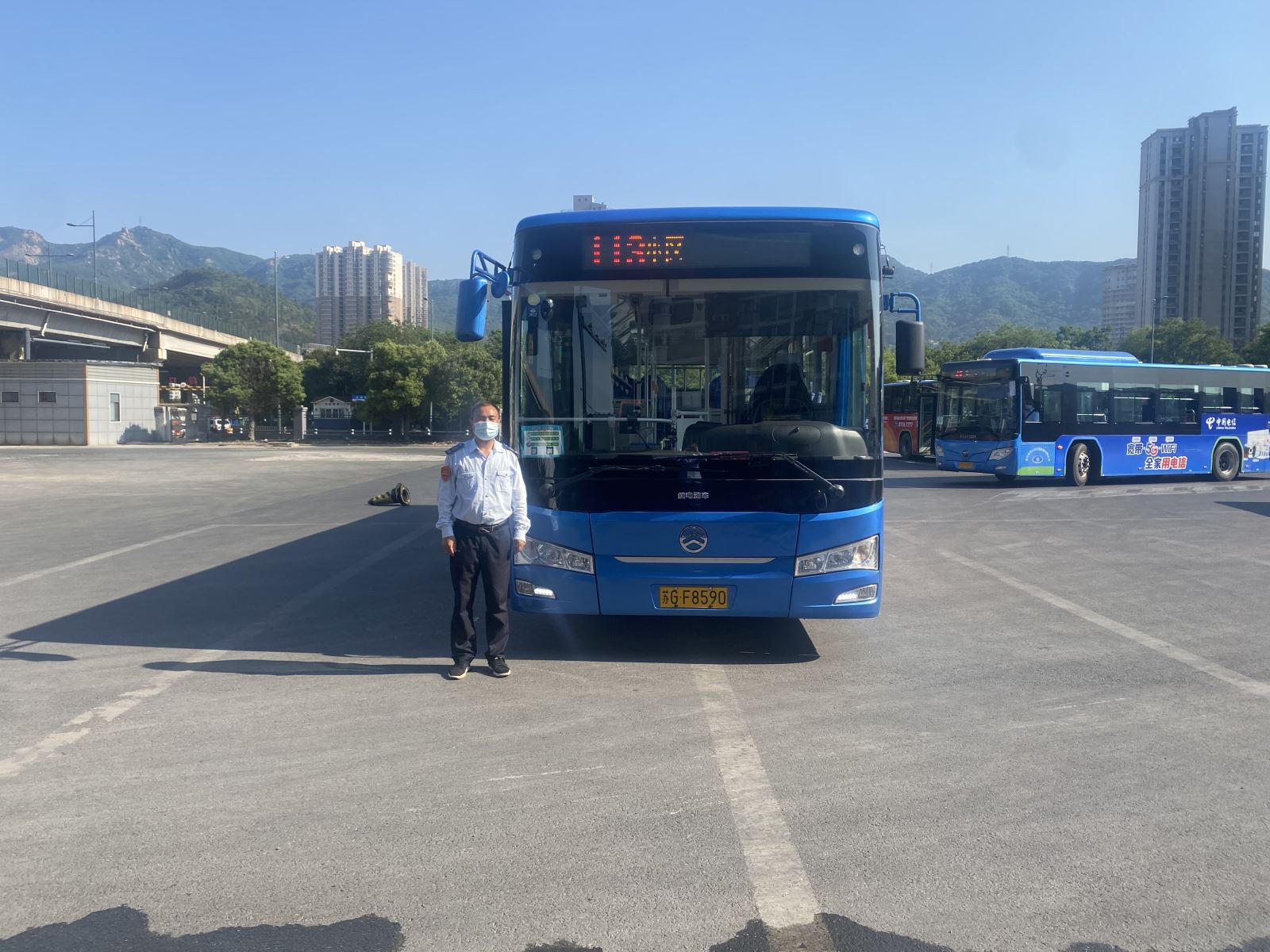 公交37路驾驶员蒋洪来及时归还乘客丢失的手机