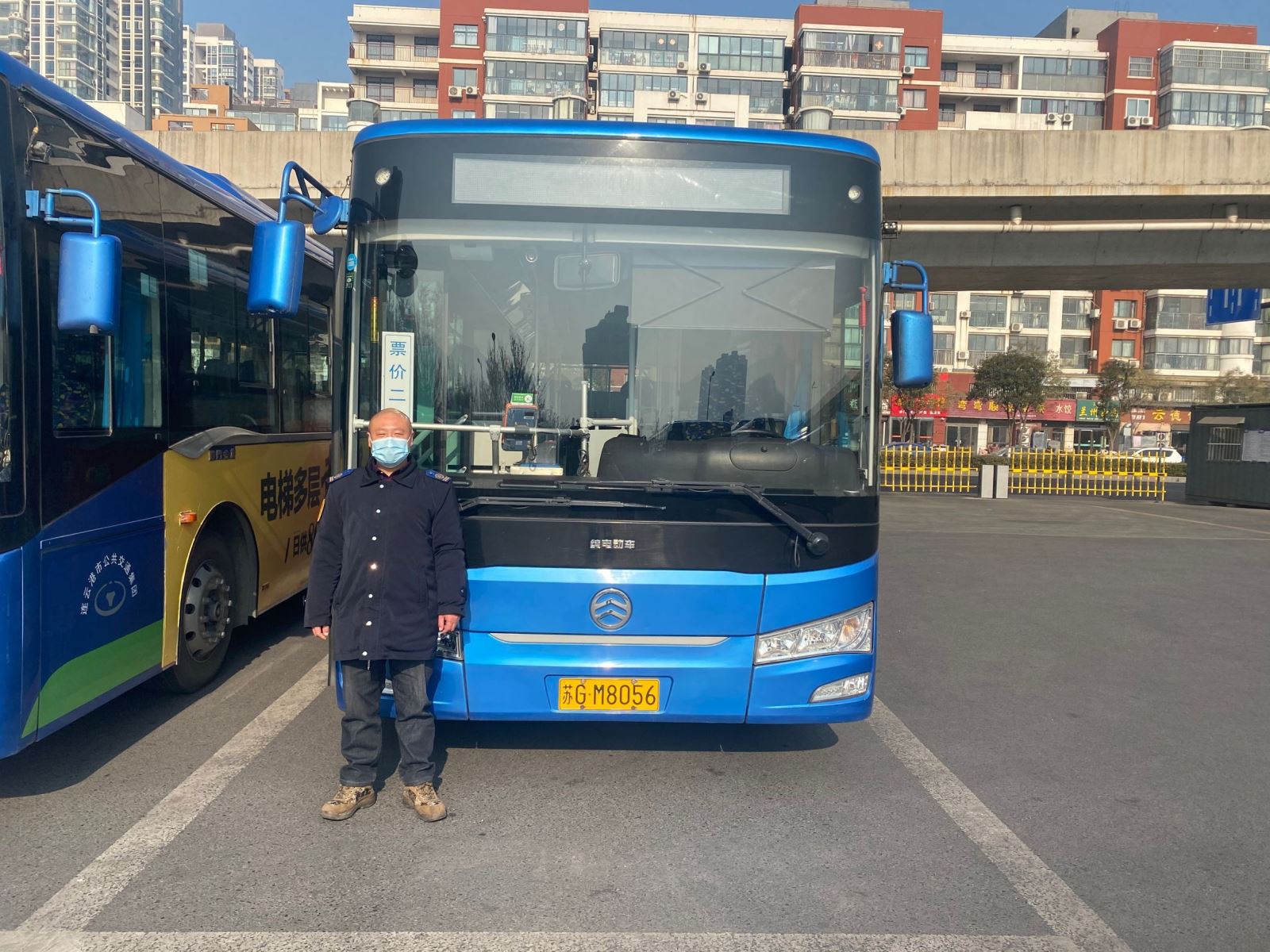 公交游5路驾驶员路炜及时归还乘客丢失的手机
