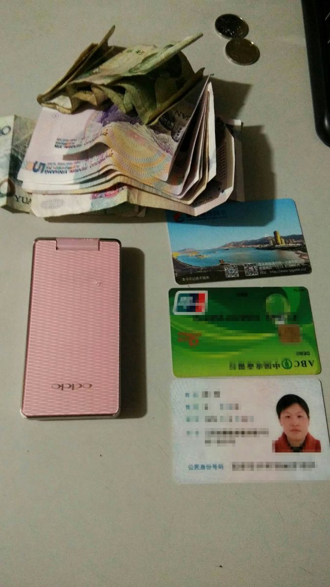 公交集团34路驾驶员谢长春归还乘客丢失的钱包受表扬